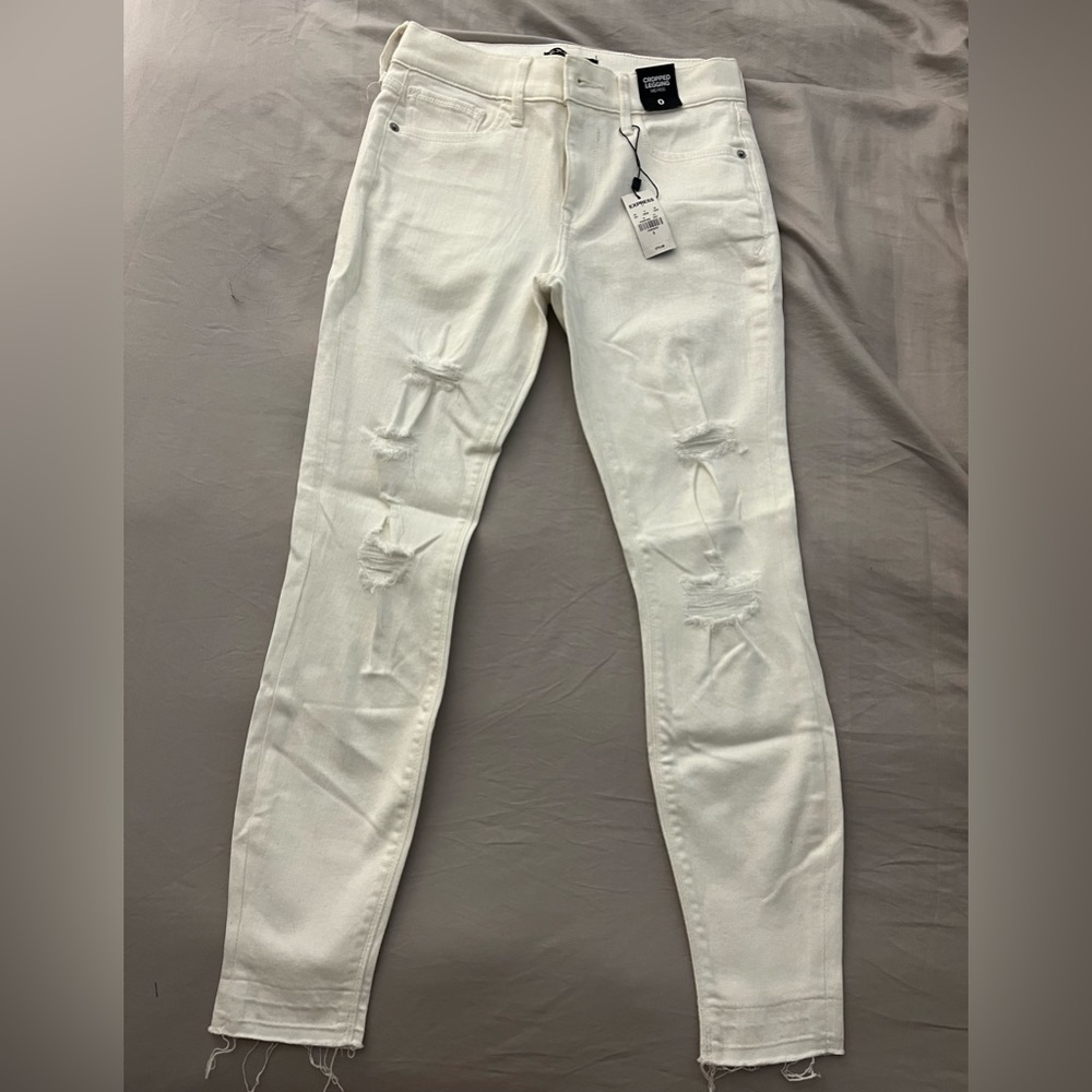White cropped mid rise Express leggings. Size 0.